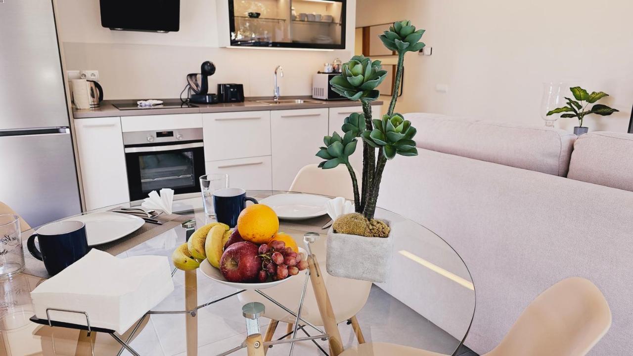 Nogalera Quintessence Apartment With Private Parking By Namaste Elite Torremolinos Eksteriør bilde