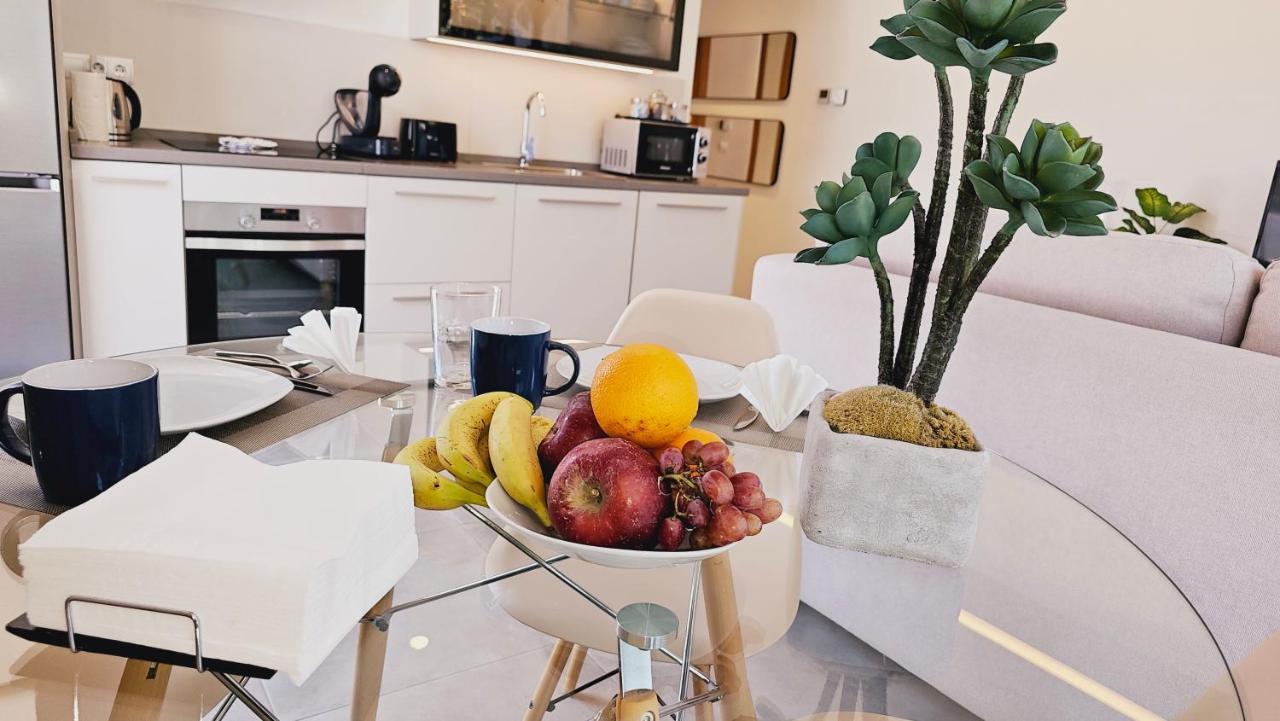 Nogalera Quintessence Apartment With Private Parking By Namaste Elite Torremolinos Eksteriør bilde