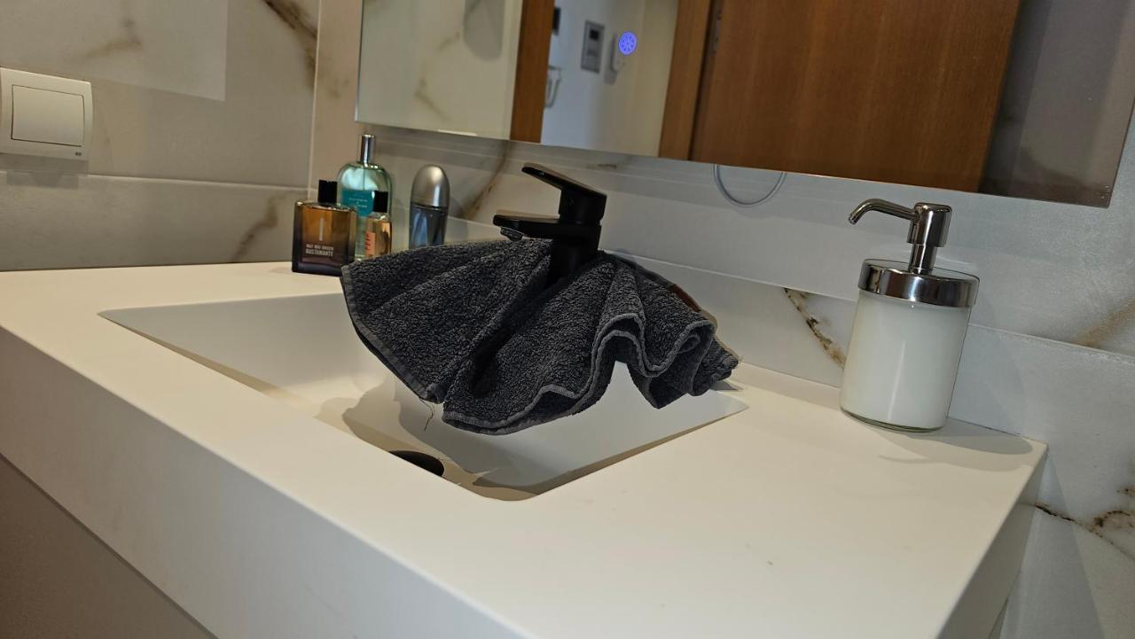 Nogalera Quintessence Apartment With Private Parking By Namaste Elite Torremolinos Eksteriør bilde